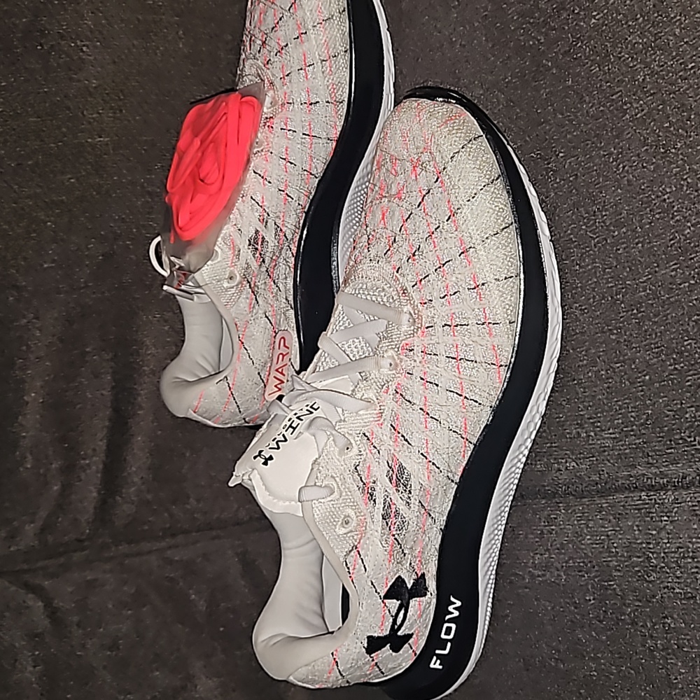 Bnwt under armour flow velocity wind warp shoes sz 10